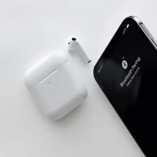 airpods flashing green IMG02